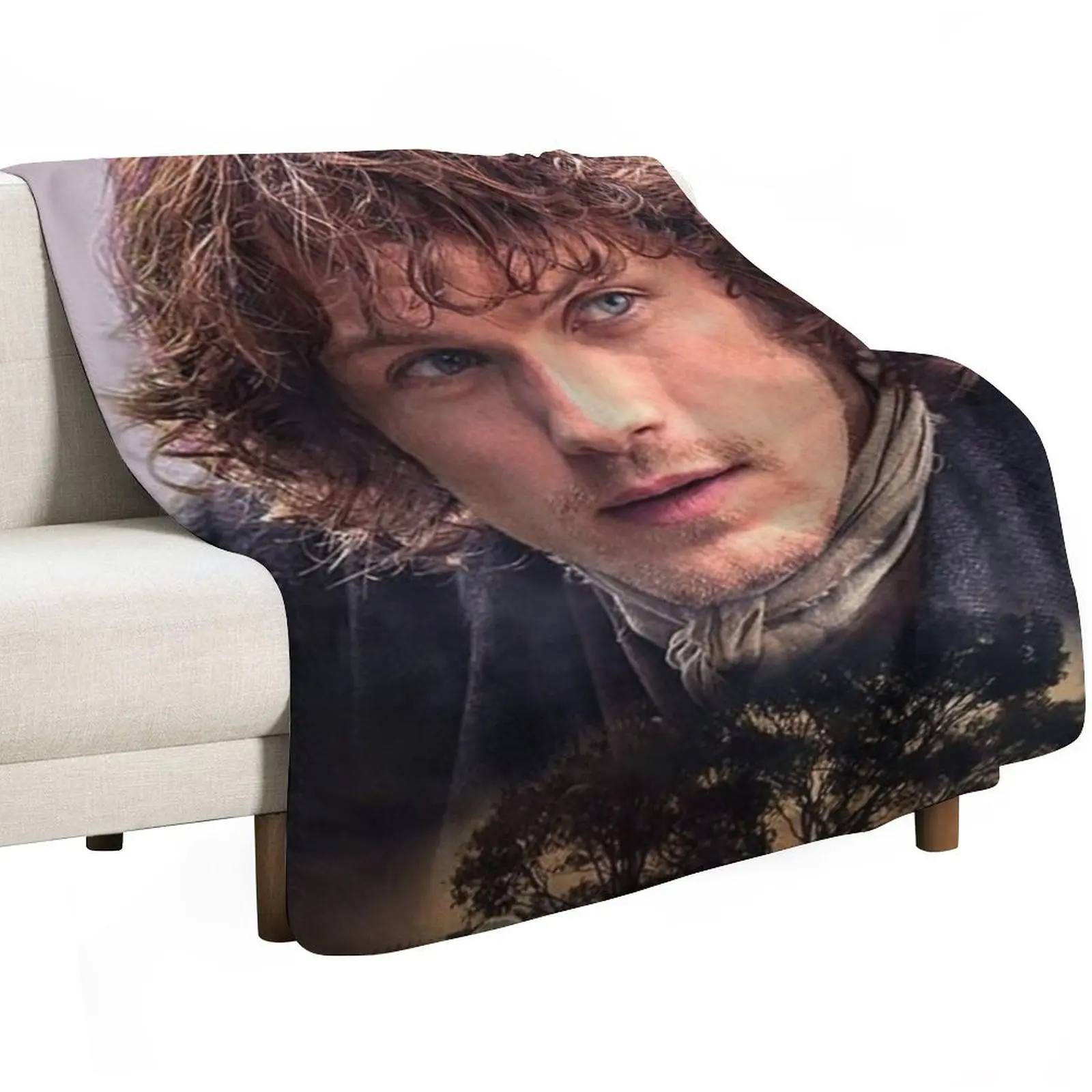 sam heughan Throw Blanket Cozy Napping Blanket Gift for Mom Dad