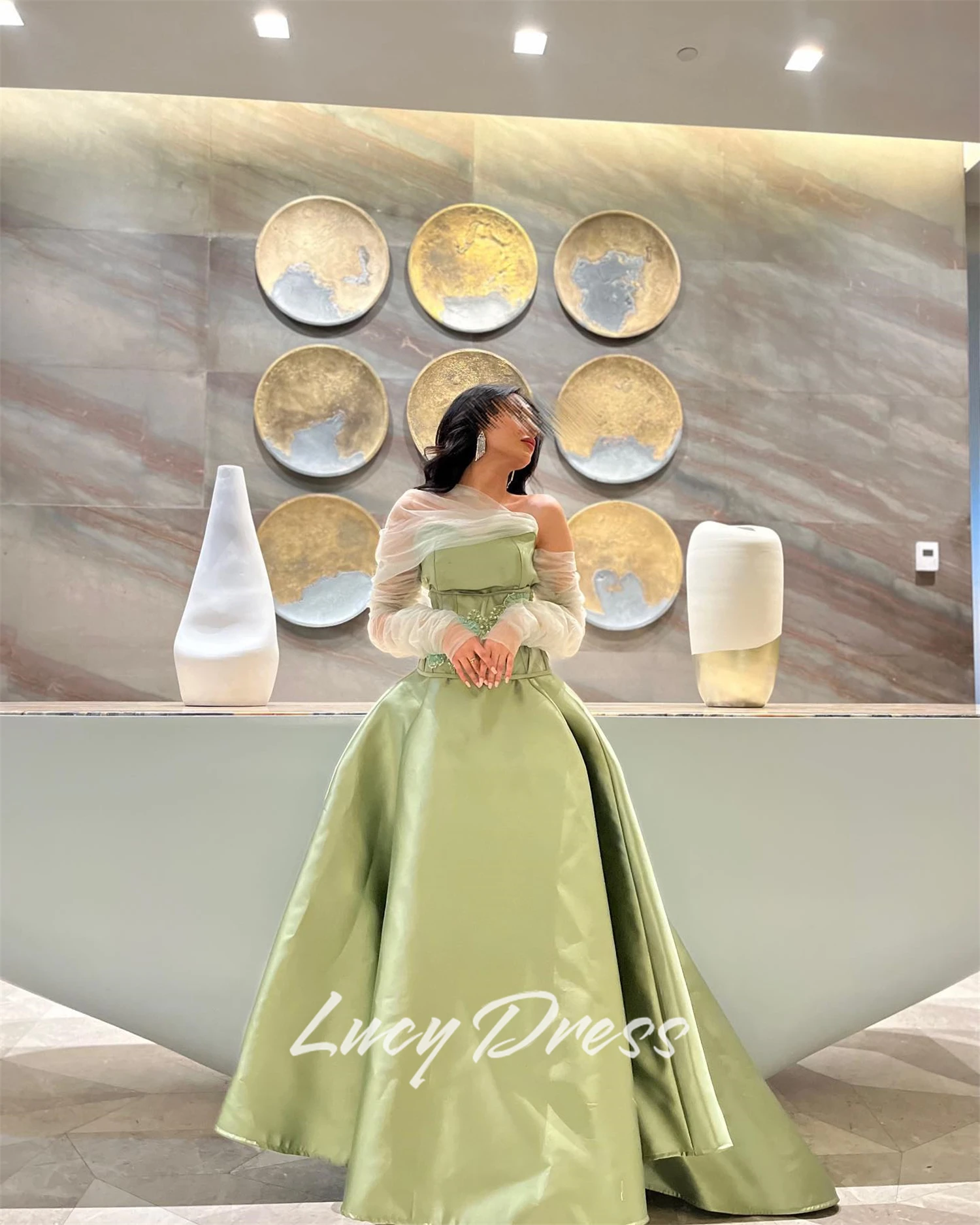 Lucy Maßgeschneidertes Ballkleid, Saudi-Luxus-Damen-Abendkleid, luxuriöse 2025, Abschlusskleider aus Blumenstoff für besondere Anlässe