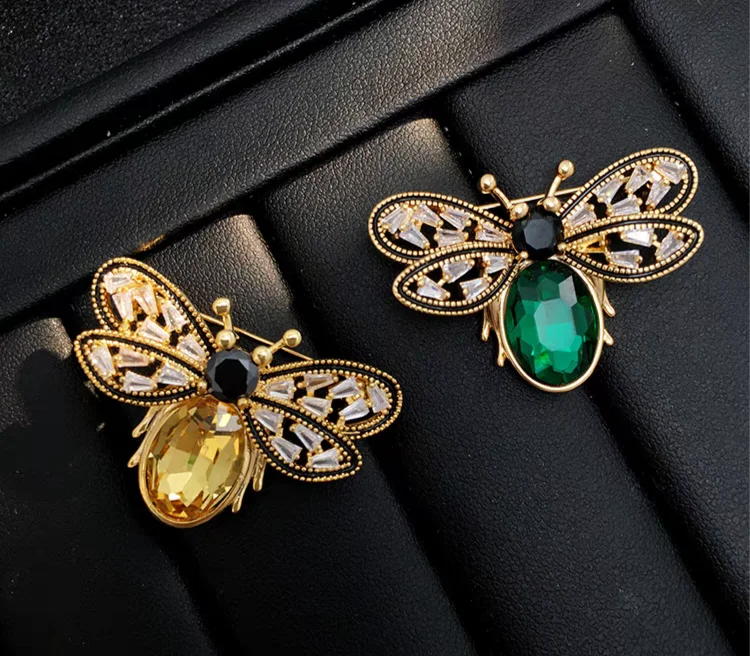 New Exquisite Crystal Bee Brooches For Women Green Yellow Insect Pins Clothing Coat Jewelry Party Accessories Gifts