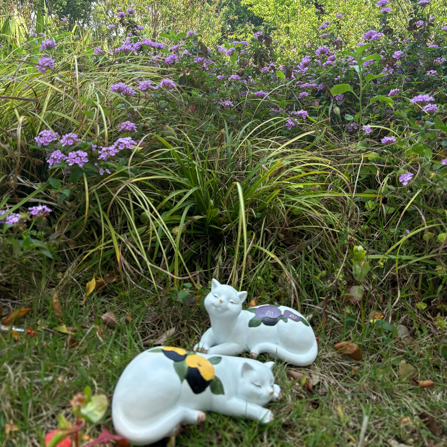 2Pcs Cute White Cat Garden Statue Resin Floral Cat Figurine Outdoor Yard Lawn Decor Ornament Waterproof Home Patio Decoration - view 6