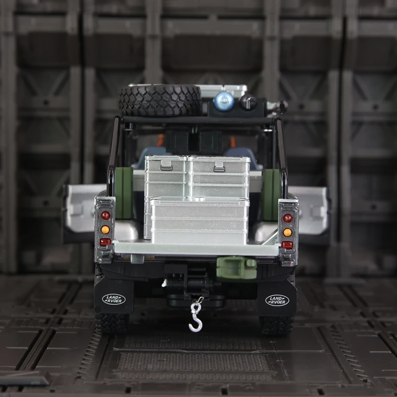 1:24 การจําลอง Land Rover Defender 110 Tomb Raider ด้วยโลหะผสมเดียวกันรถออฟโรดรุ่นเด็กดึงกลับรถของเล่น