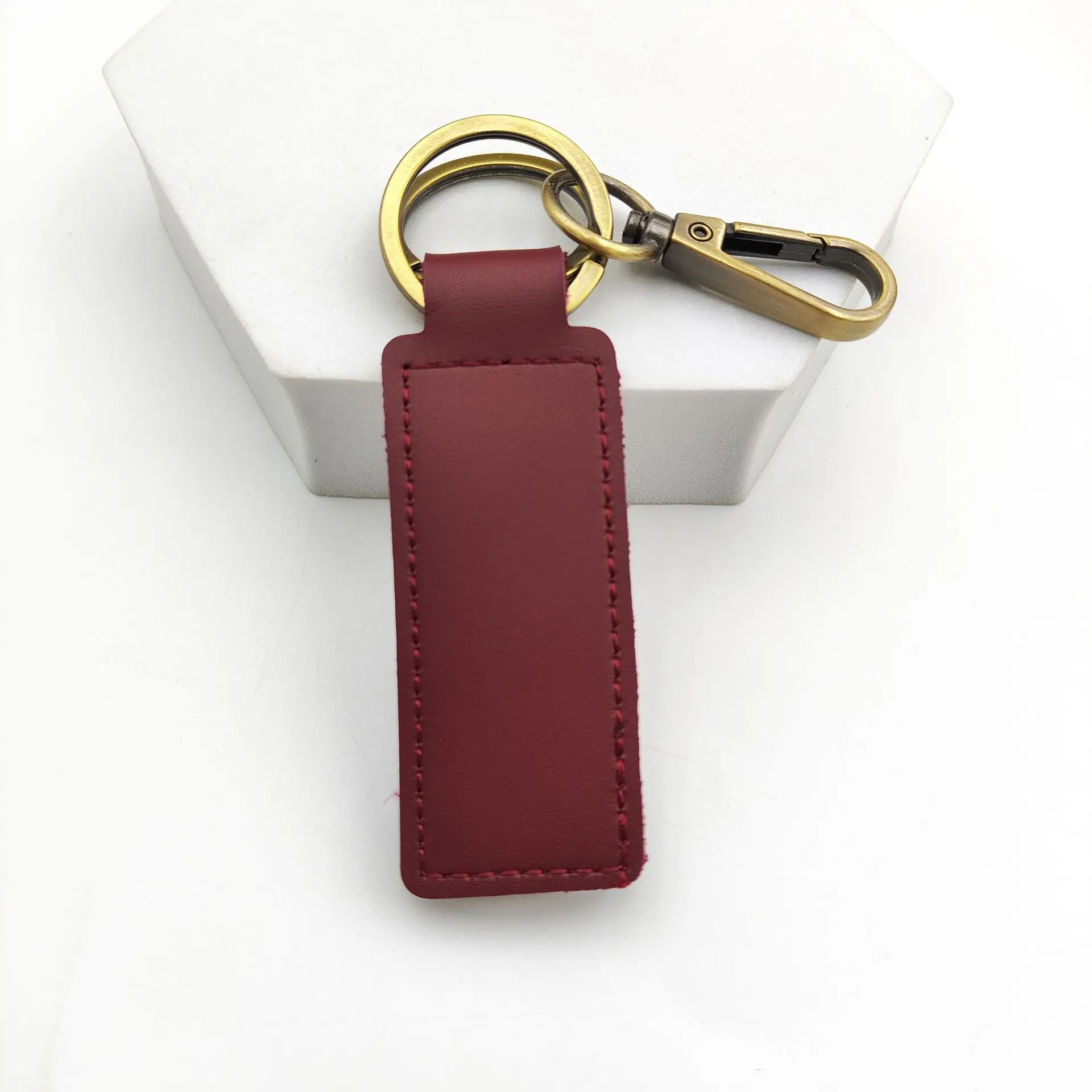 Personalisierter Schlüsselanhänger für Männer und Frauen Leder-Schlüsselanhänger Kreatives Geschenk Retro Rindsleder-Anhänger Auto-Leder-Schlüsselanhänger Handgefertigt – Detail 9