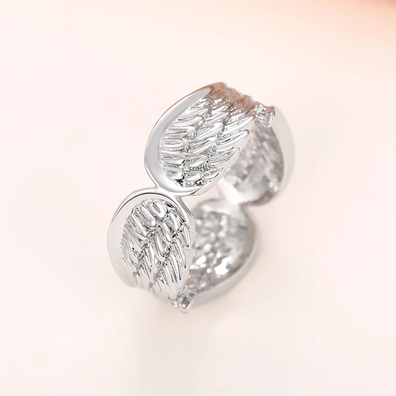 Huitan Simple Stylish Women Wings Rings Metal Silver Plated Romantic Gift Versatile Ring for Party Ladies Fashion Jewelry