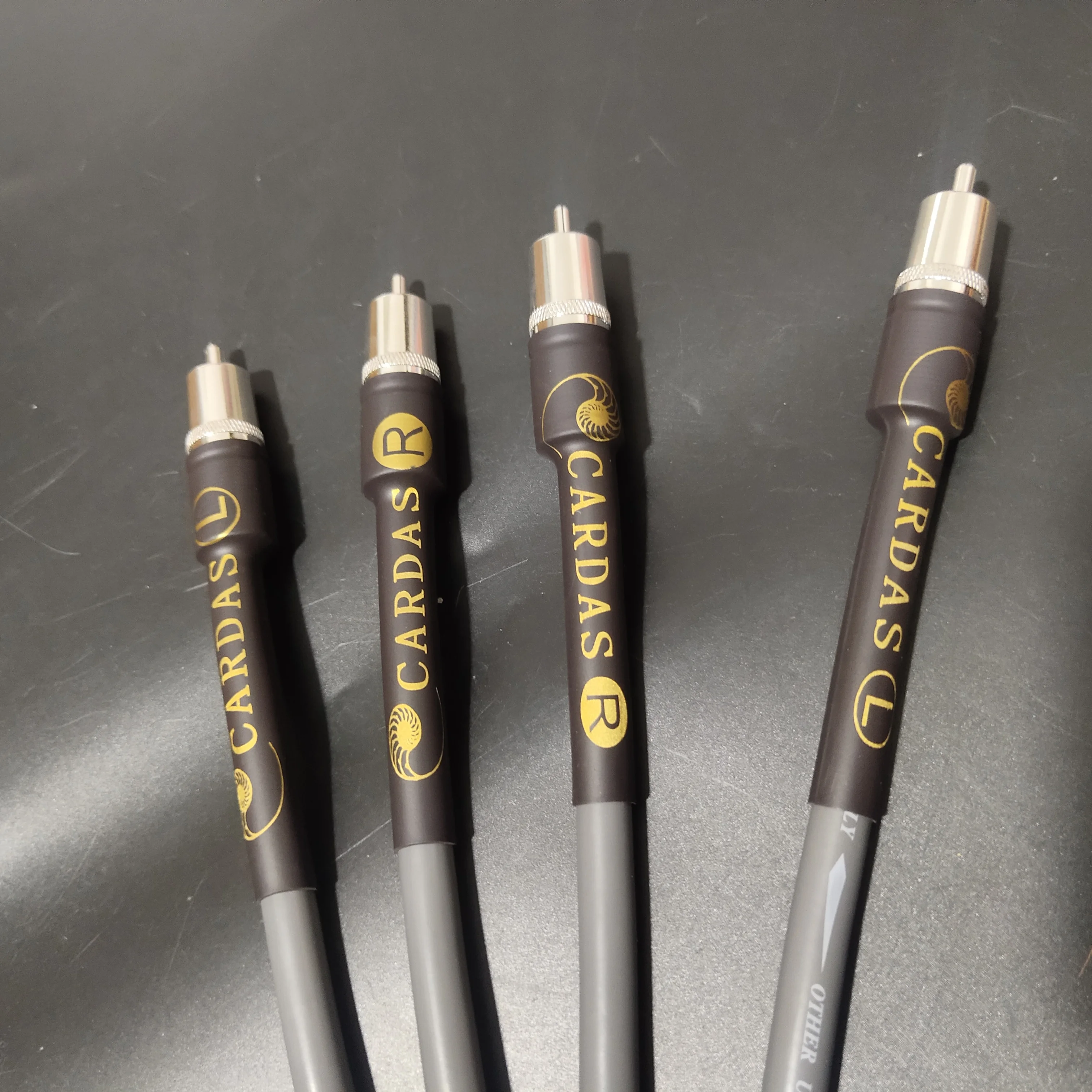 Провод сигнальный из бескислородной меди OFC, с разъемом RCA на RCA