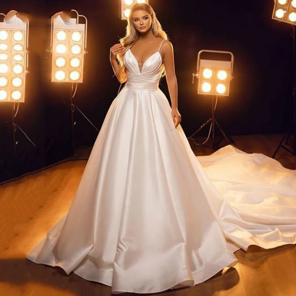 

2024 Elegant Women's Satin Wedding Dresses A-Line Pleated Fine Shoulder Strap Princess Bride Gowns Formal Beach Party Bridal