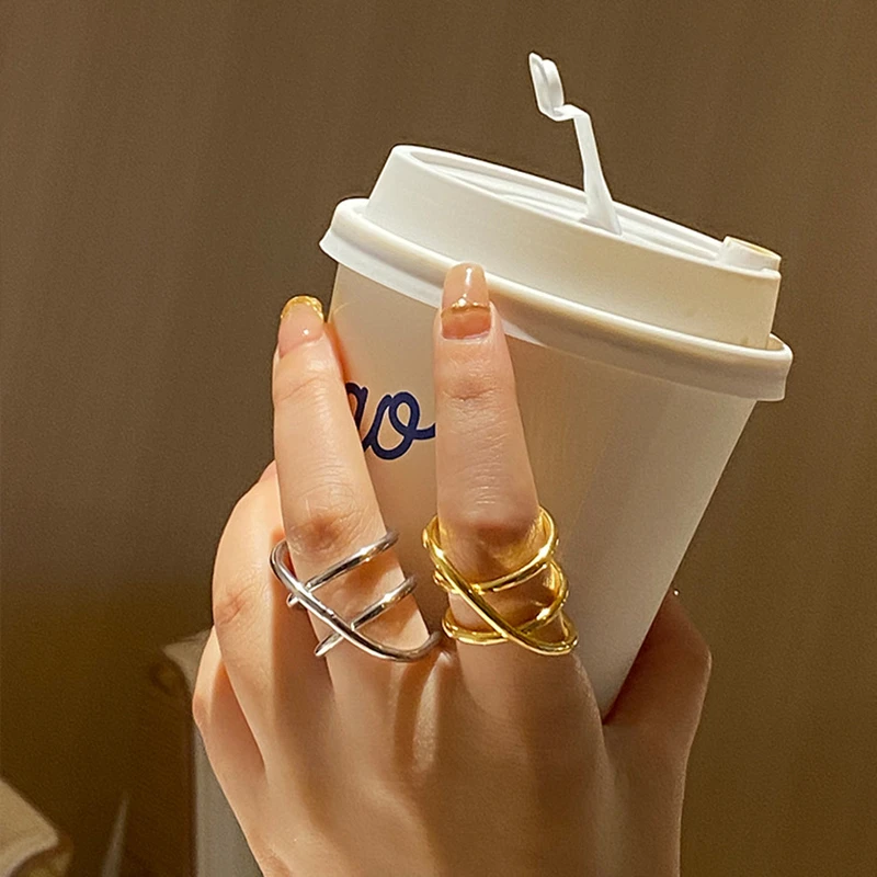 New Trendy Metal Twisted Line Rings for Women Feminine Simple Finger Ring Hip Hop Party Jewelry Gift