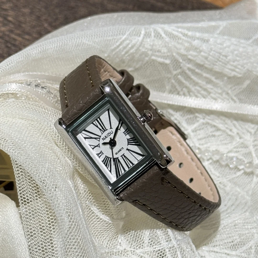 นาฬิกาควอตซ์ผู้หญิงสไตล์โรมันใหม่ สายหนังลำลอง หน้าปัดสี่เหลี่ยม นาฬิกาข้อมือผู้หญิงสำหรับธุรกิจ relojes de mujer