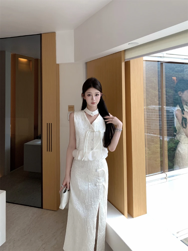 

New Chinese style buckle V-neck sleeveless vest women's summer Chinese style set split hip half skirt two-piece set