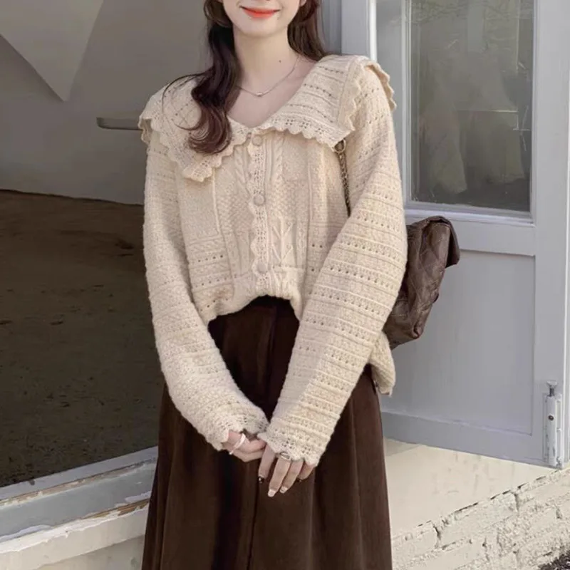 Sweet Sweater Cardigan French Knitting Pastoral Style Doll Collar cardigans Keep Warm Fashion Autumn and Winter New Styles 2024