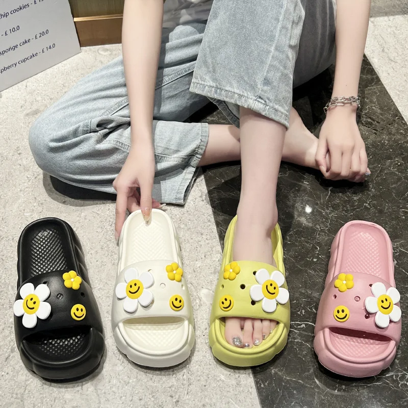 Slippers women flower shoes Indoor Summer beach cloud Non Slip Kawai Funny Cute Home house Slides Soft Sole Non Slip 2024 new