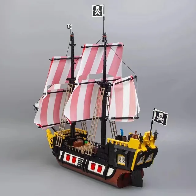 With 8 MINI Figures 698998 Building Blocks Bricks Kid Birthday Christmas Gifts Compatible 21322 Pirates of Barracuda Bay 2545PCS