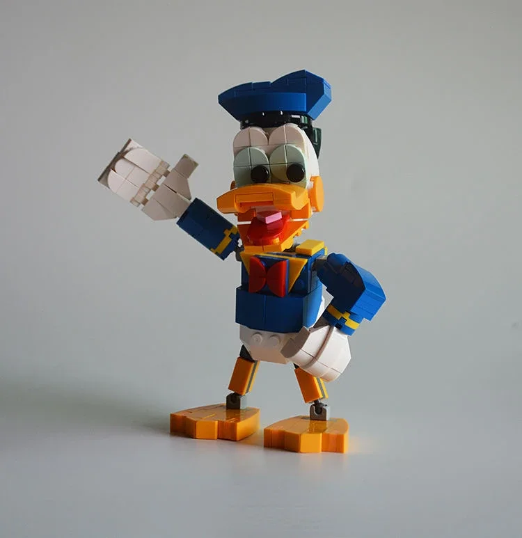 Kawaii Donald Duck Building Block Toy Mickey Cartoon Model Action Toy Figures Assembly Building Block Children Toy Gift