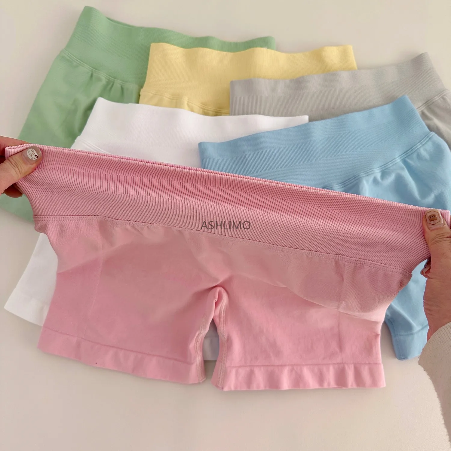 ARFTE Shorts 4.5 Women Scrunch Bum Gym Shorts Low Ribbed Band  Seamless Yoga Shorts Workout Biker Short Stretch Fitness Short image 6