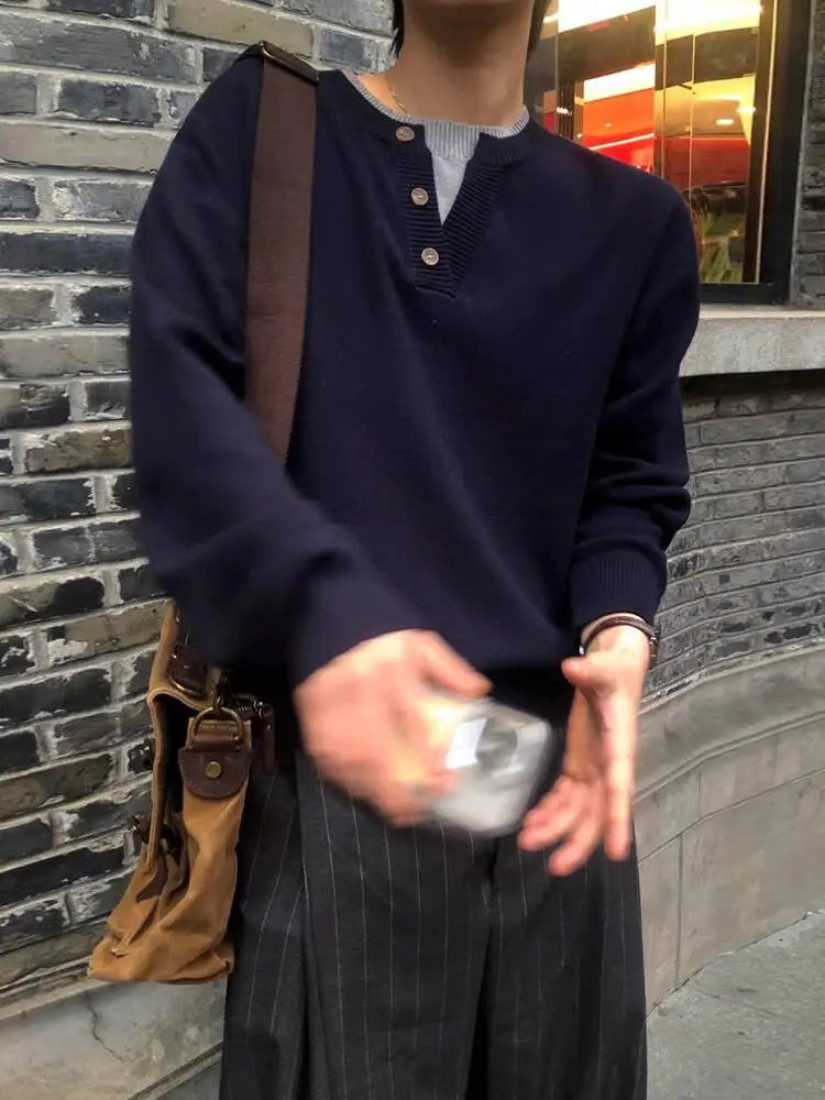 

SYUHGFA Fake Two-piece Men's Knitting Tops O-neck Button Design Contrast Color Niche Knits Pullover Male Sweaters 2025 Autumn