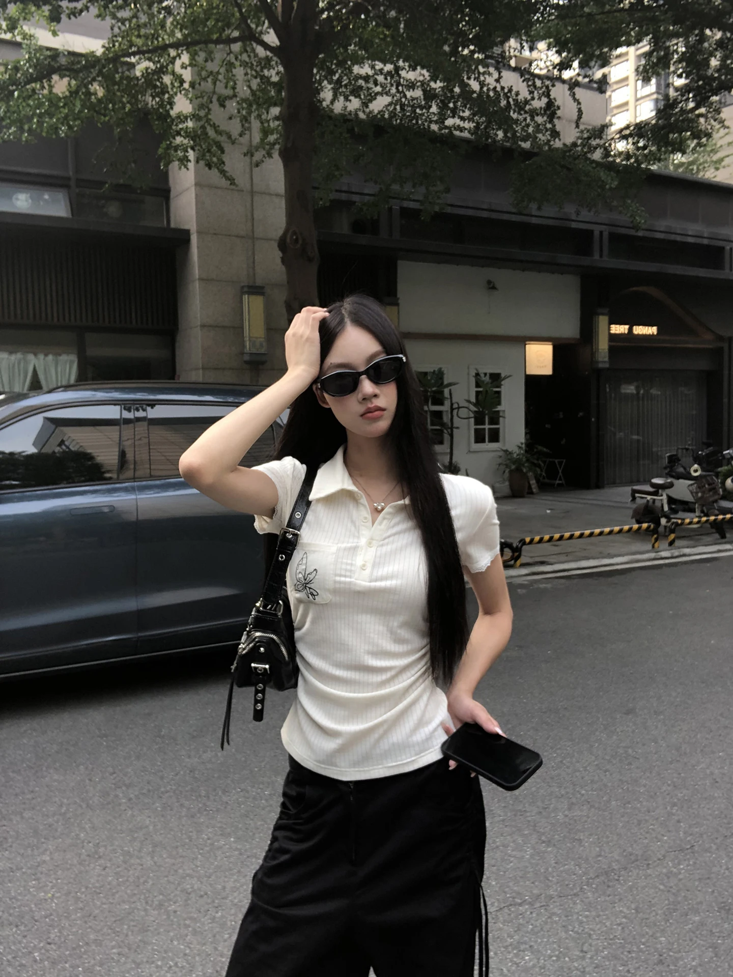 تي شيرت نسائي أنيق بأكمام قصيرة وياقة بولو، تصميم جديد لصيف 2025، تصميم فريد وجذاب للأكتاف، قمة أزياء عصرية للسيدات #1