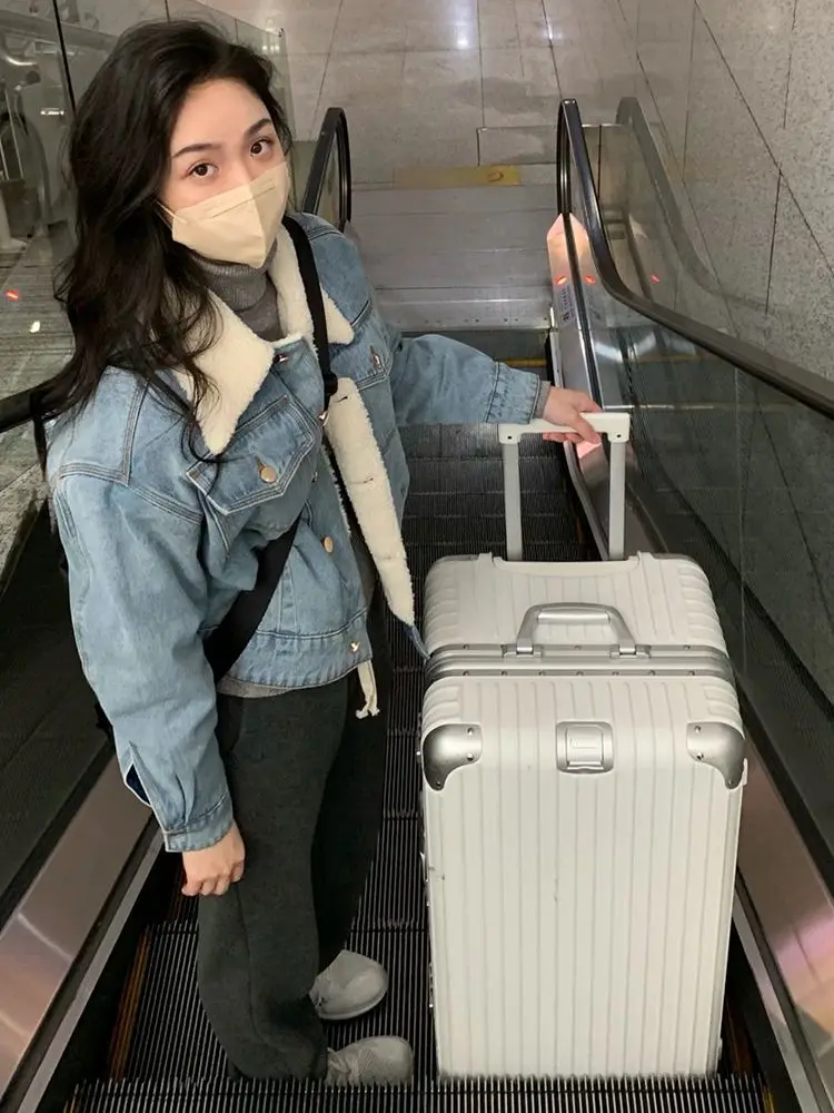 

Denim Coat With Real Sheep Lamp Winter Fur Plush Womens Fitted Minimalist Urban Travel Anti-Odor Hooded Quilted Corduroy Jackets