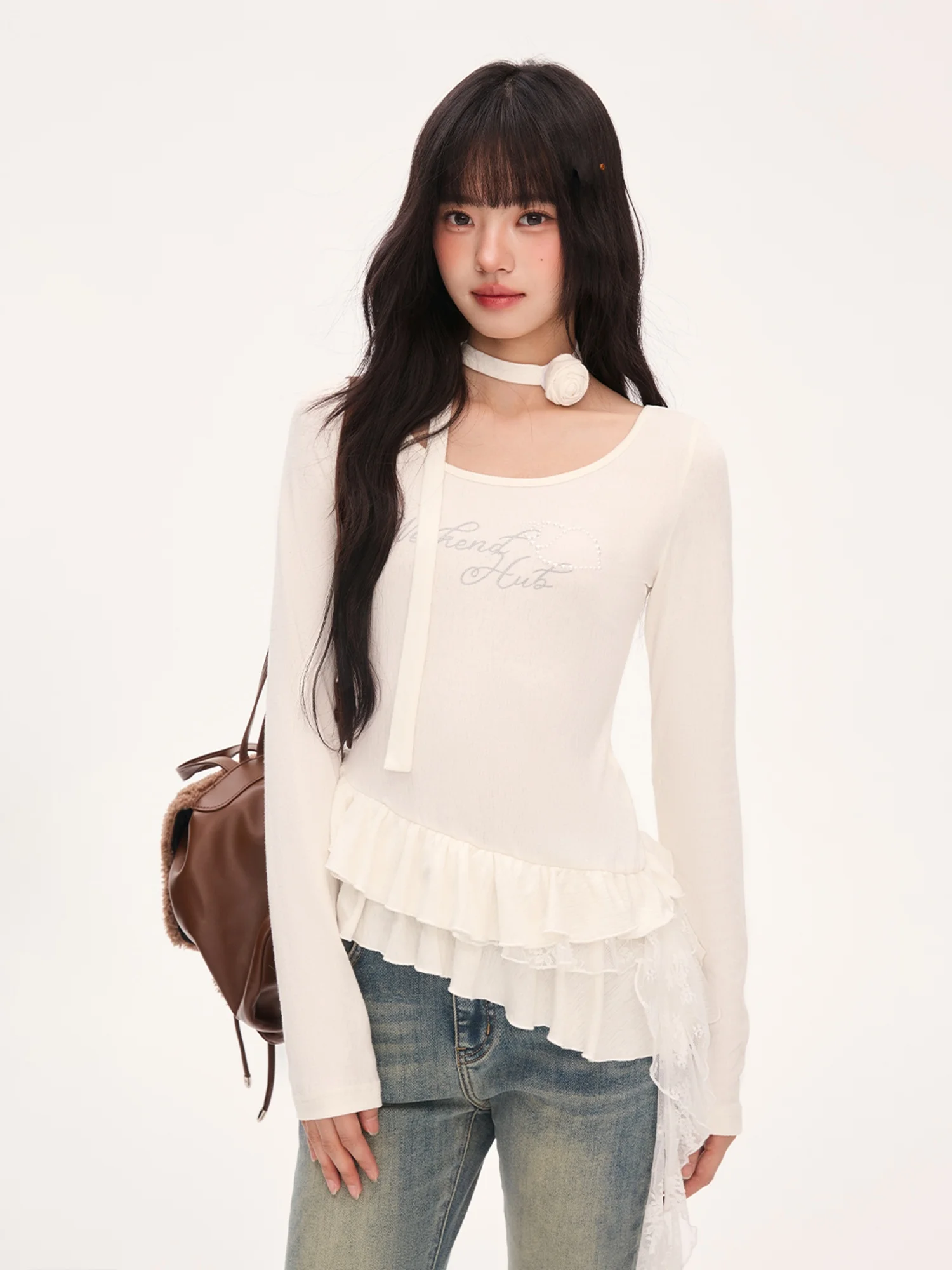 

Wedhub Long Sve T-irt Women's Beautiful Strap Design Top Korean Sle Early Autumn Single Wear Lace Hem Girl's Faion