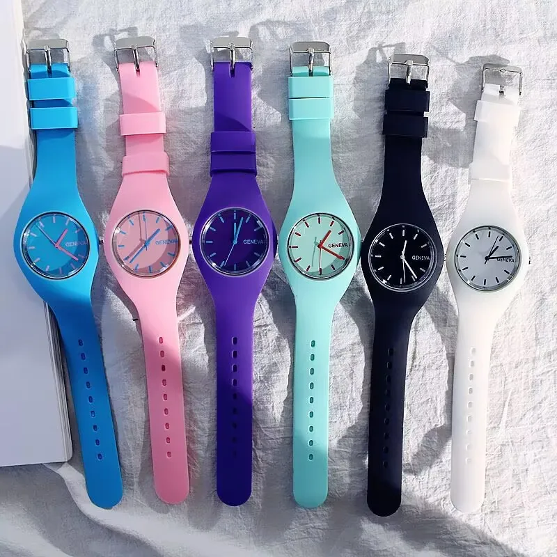 2025 Foreign Trade New Sentiment Watch Classic Retro Men and Women Belt Quartz Watch Wholesale relojes para mujer montre femme