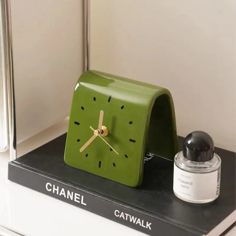 Creative Desktop Ornaments Ceramic Clock Decorations Living Room Bedroom Bedside Mute Fashion Seat Clock