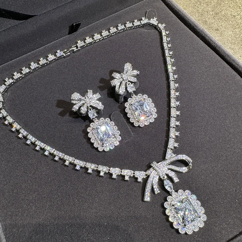 

Sweet Princess Zircon Bow Necklace Earring Two Piece Set Elegant Woman Jewelry Set Wedding Banquet Accessories High-Quality New