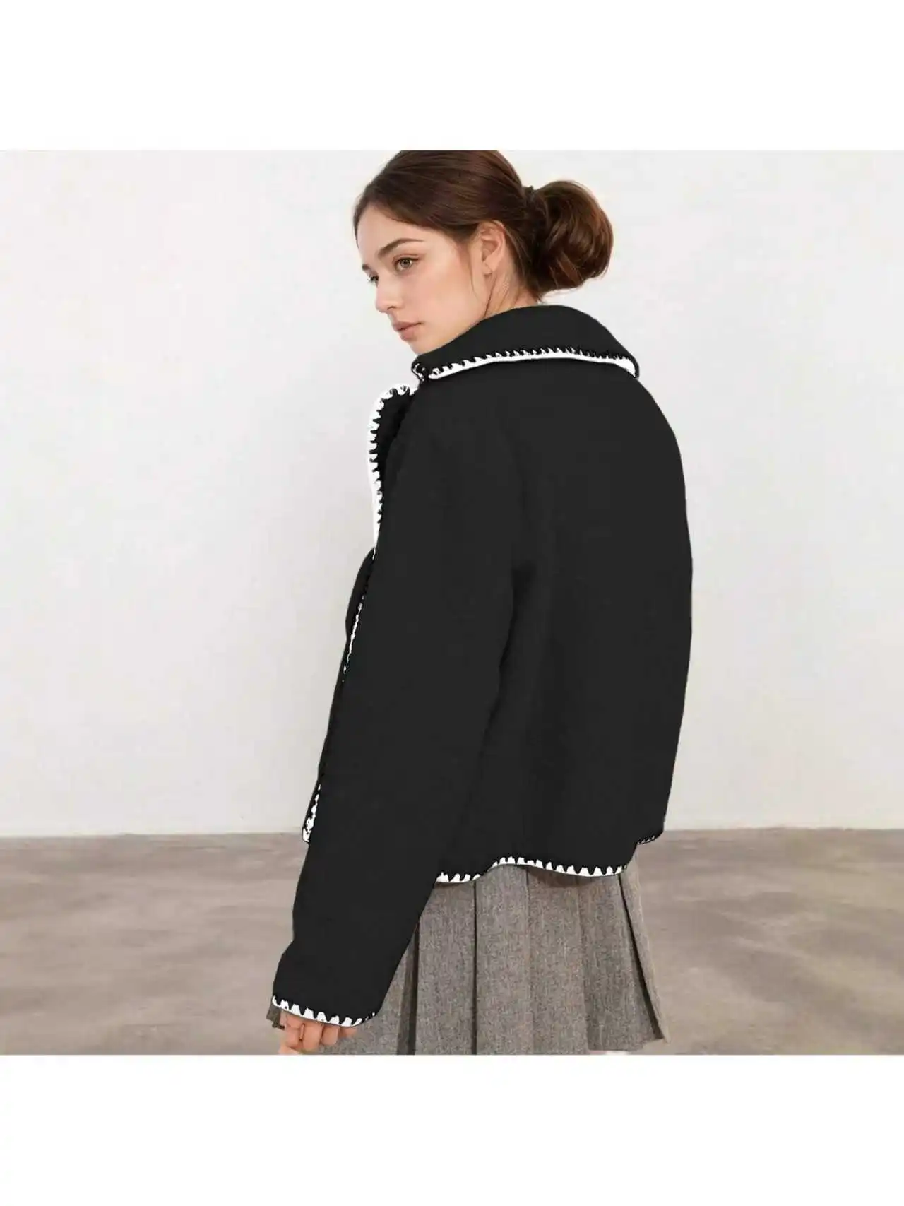 秋冬ファッショナブルなレーストリムラムファー厚手オーバーサイズコート、女性用エレガントなアウターウェア