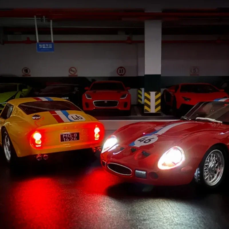 

1:32 250 GTO суперкар из сплава, модель автомобиля, звук и свет, детские игрушки, коллекционные предметы, подарки на день рождения