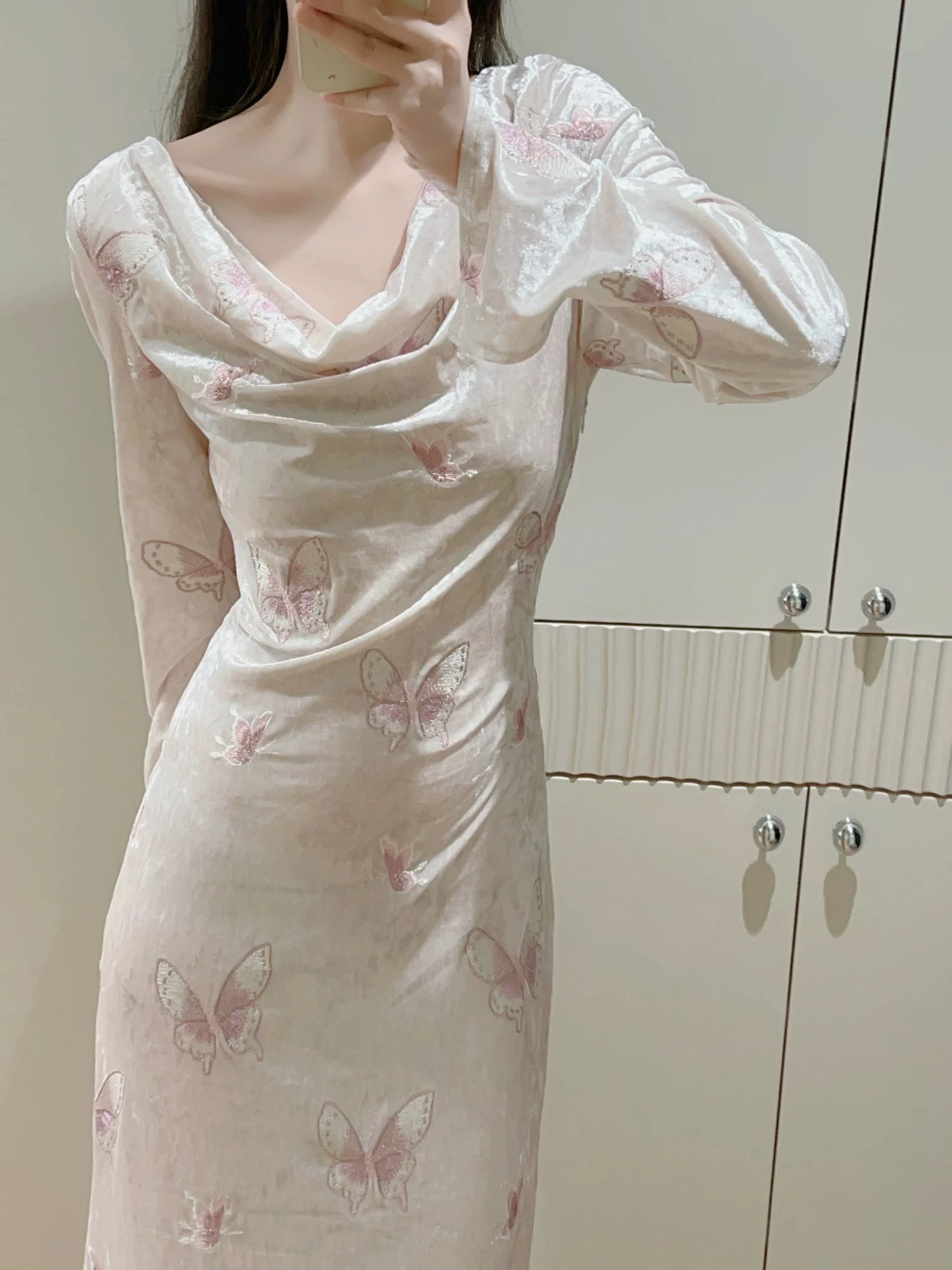 

Original New Chinese Sle Velvet Embroidered Dr Women's New Version High-End Feeling Long Dr Ele Aosphere