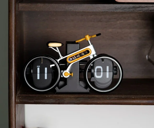 Creative bicycle page turning clock Home desktop personalized bicycle shape page turning clock Fashion decorative gift desk