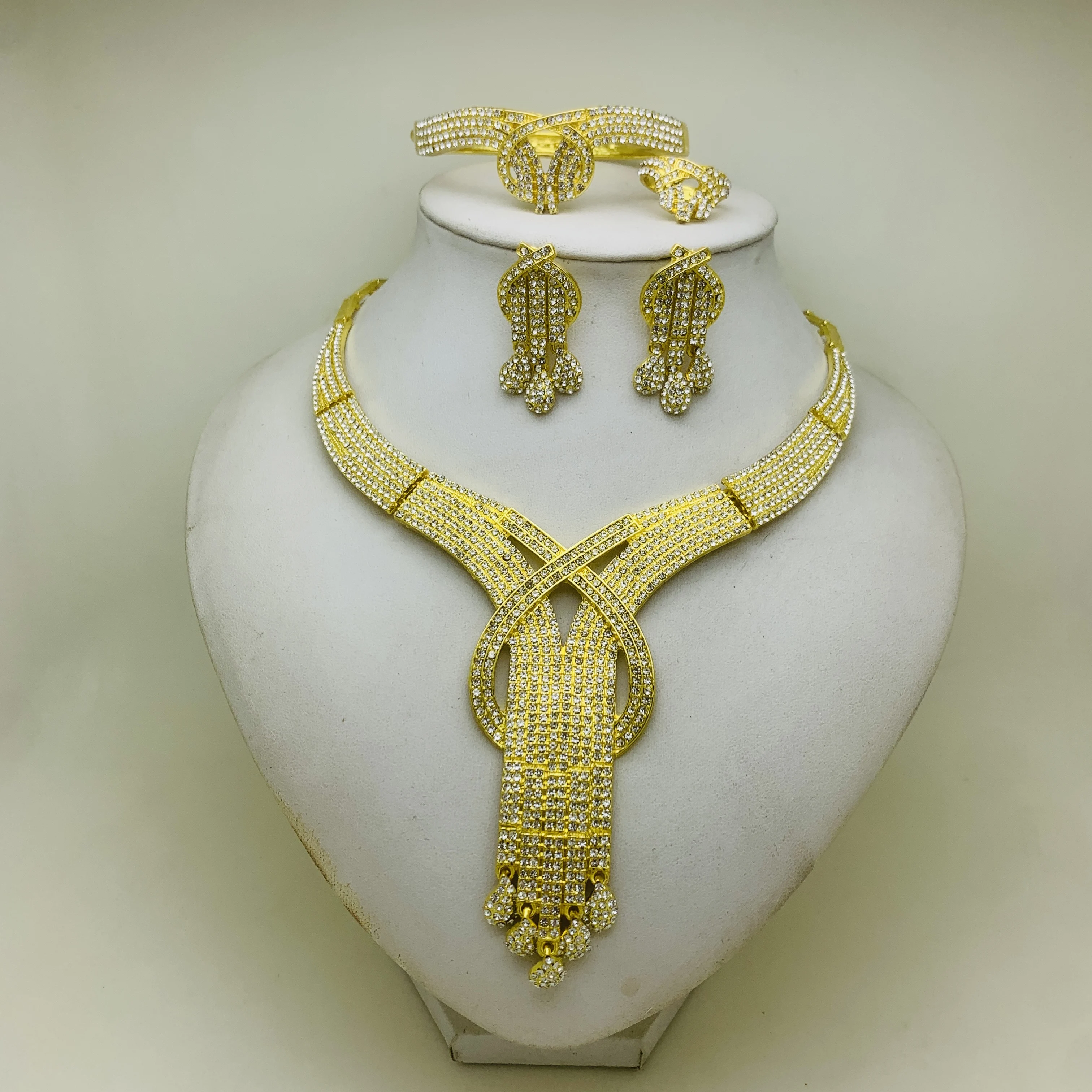 

Kingdom Ma Indian Bridal Jewelry Set for African Fashion For Women Necklace Earrings Dubai African Necklace Earrings Gold Plated