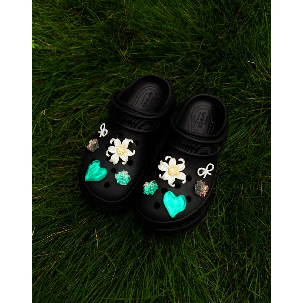 10pcs Shoes Charms Removable Advanced Lake Green Sweet Heart Shoes Accessories for Girls Summer Shoes DIY Gift