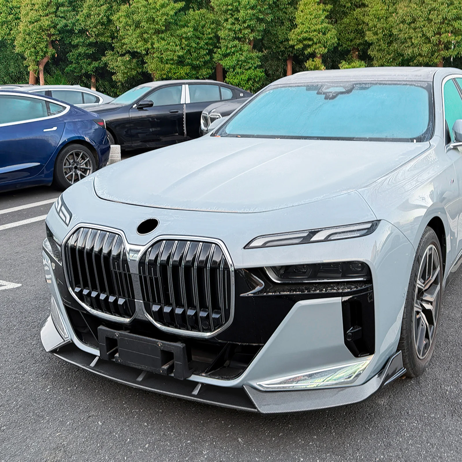 For BMW 7 Series i7 G70 G73 M Sport 2023+ Front Bumper Spoiler Lip Carbon Fiber Look/Gloss Black Lower Diffuser Blade Splitter