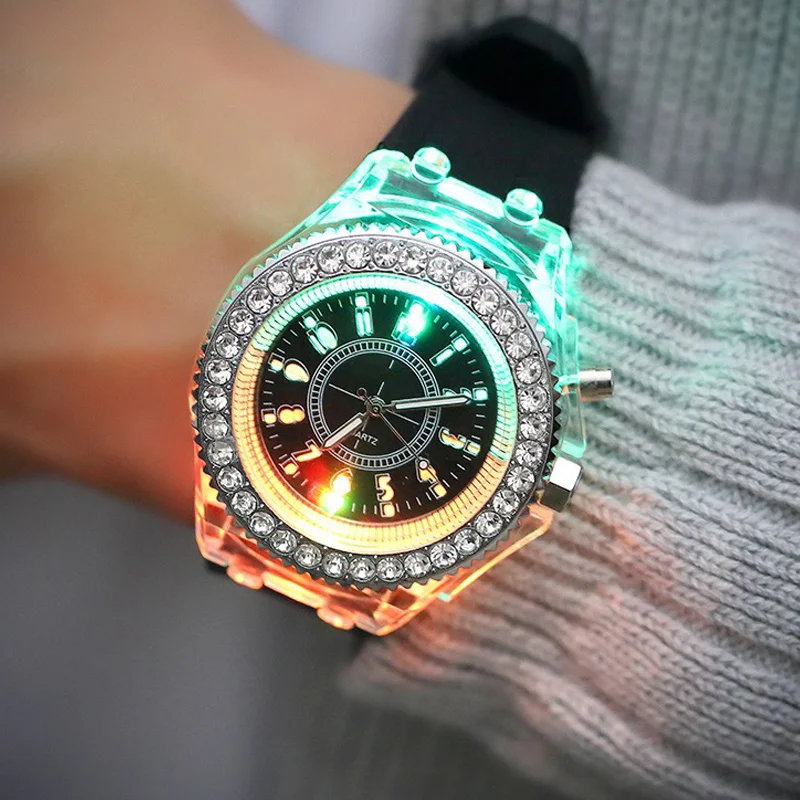 Fashion Sport Watches Glowing In Dark Luminous Couple Watch Women Quartz Wristwatches Ladies Silicone Flash Rhinestone Watches