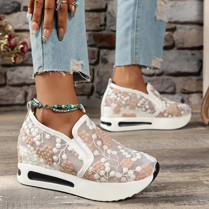 Fashion Embroidery Loafers Shoes for Women 2023 Summer Breathable Mesh Platform Sneakers Woman Comfortable Slip On Casual Shoes