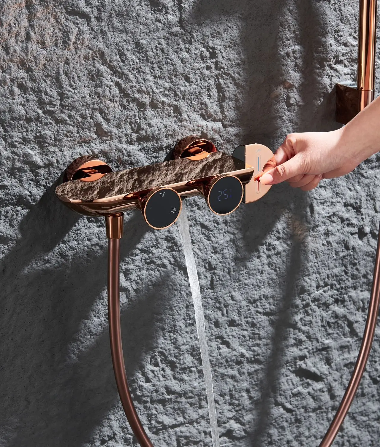 新デザイン業務用高級シャワーヘッドシステム家庭用浴室蛇口ホテルシャワーセット