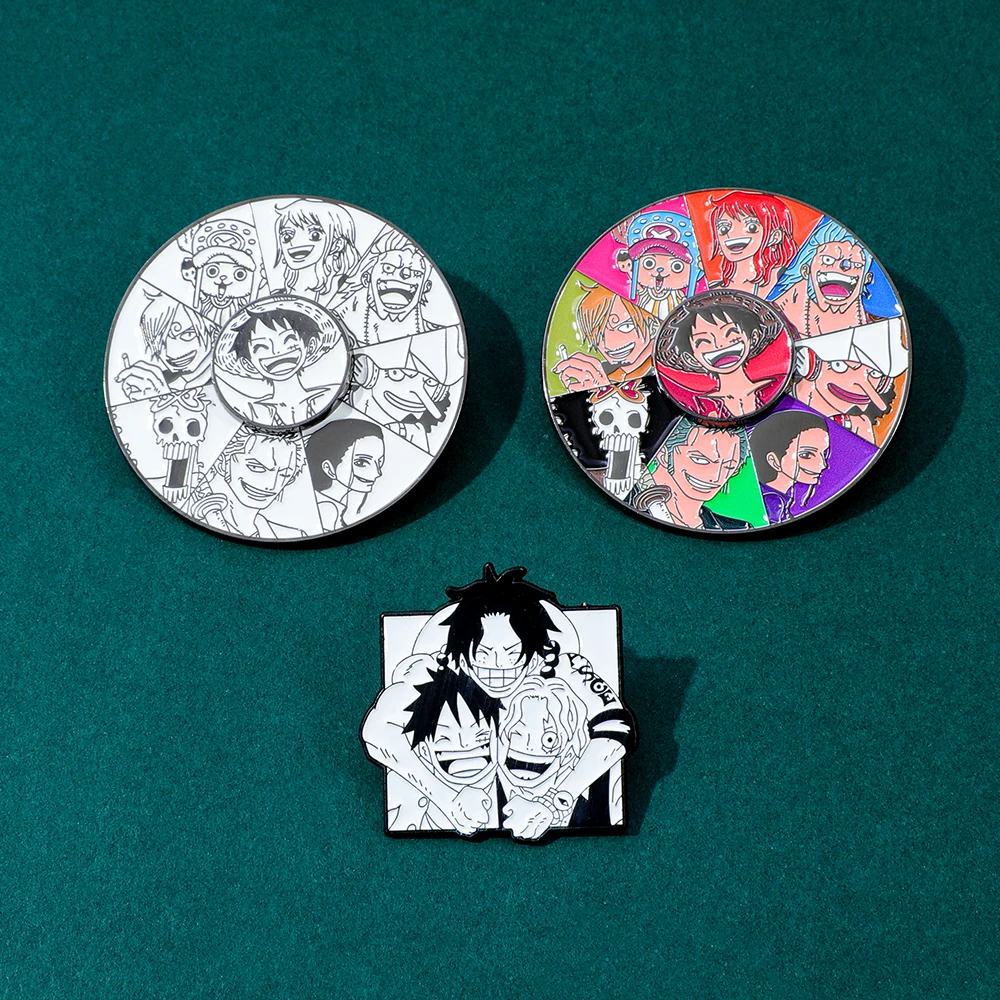 Anime Enamel Brooch Rotatable Straw Hat Pirates Lapel Pin Luffy Metal Badge Backpack Decor Accessory Jewelry Gift