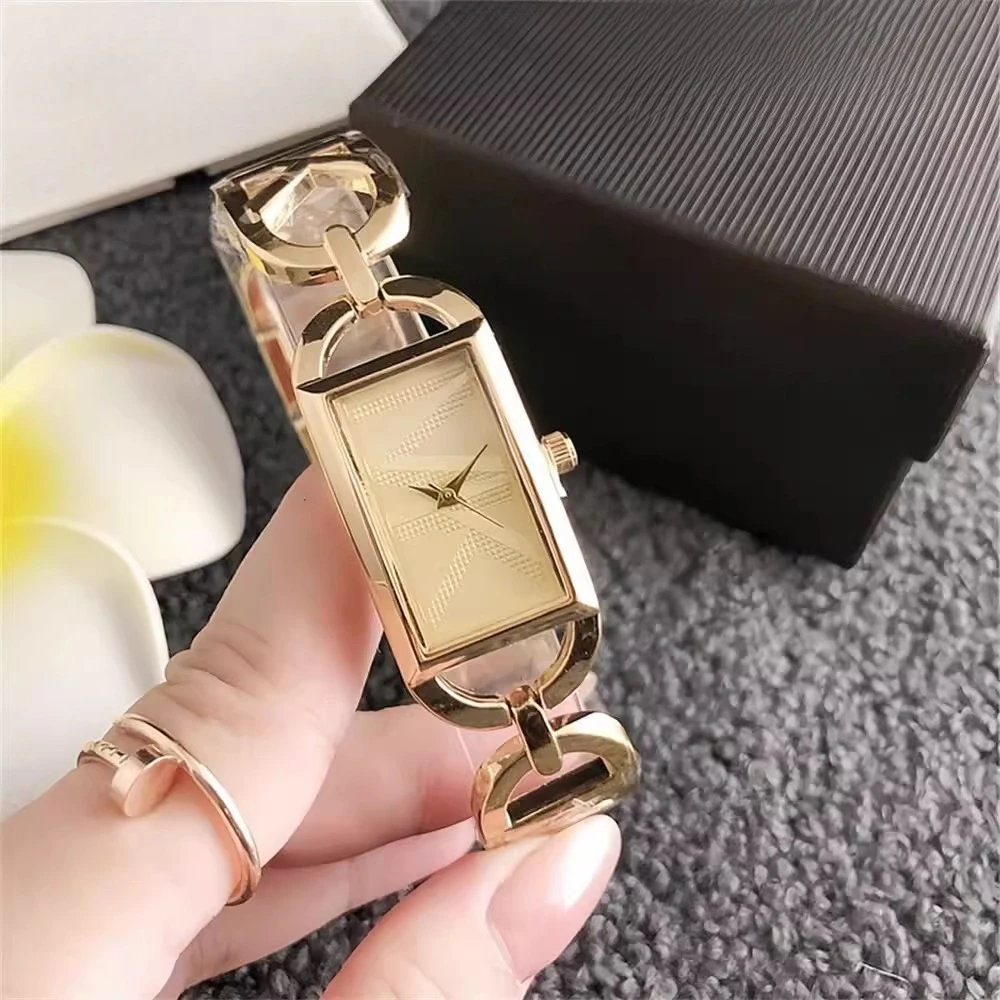 2025 ساعة كوارتز نسائية جديدة متخصصة خمر ساعة مربعة بسيطة موضة ساعة نسائية