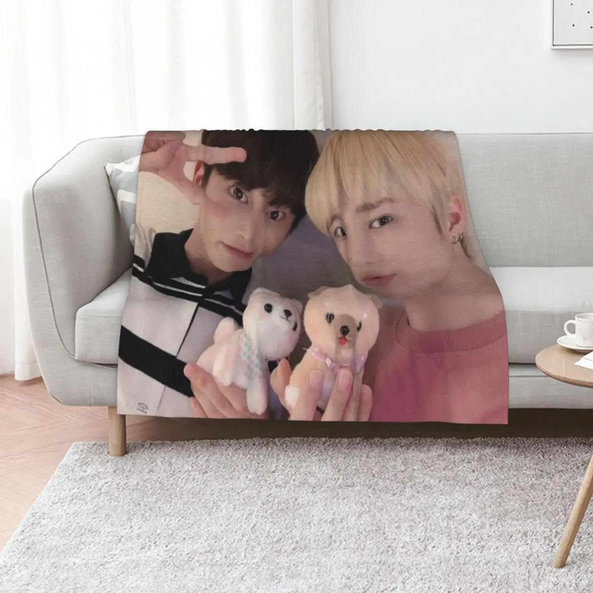 

TXT Taehyun & Beomgyu Throw Blanket For Decorative Sofa Blankets For Baby Beach Sofas Blankets