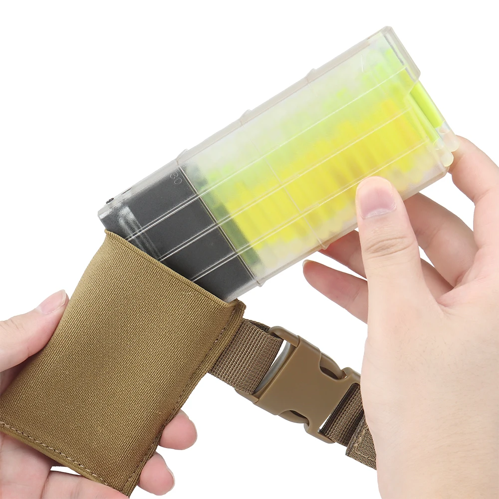 أعواد توهج تكتيكية مع موزع إضاءة بمناسبة بأكمام ثابتة مع ضوء تدريب وحقيبة حزام لعبة Airsoft CS