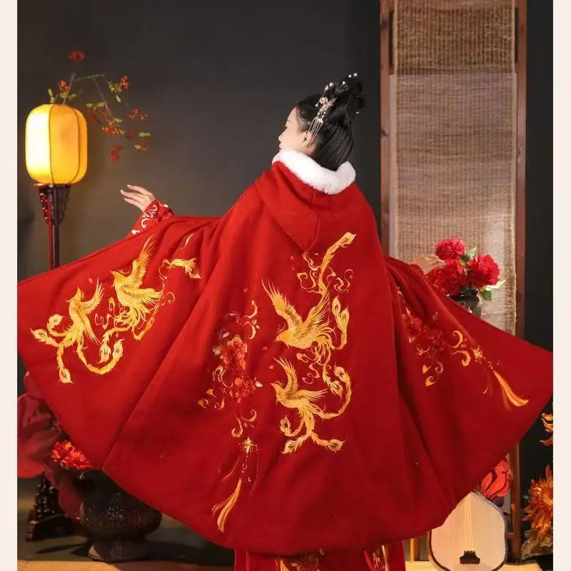 

Classic Chinese Wedding Phoenix Embroidery Cloak Winter Thicken Velvet Long Robe Festive Floral Cape Stage Event Cosplay Outfit