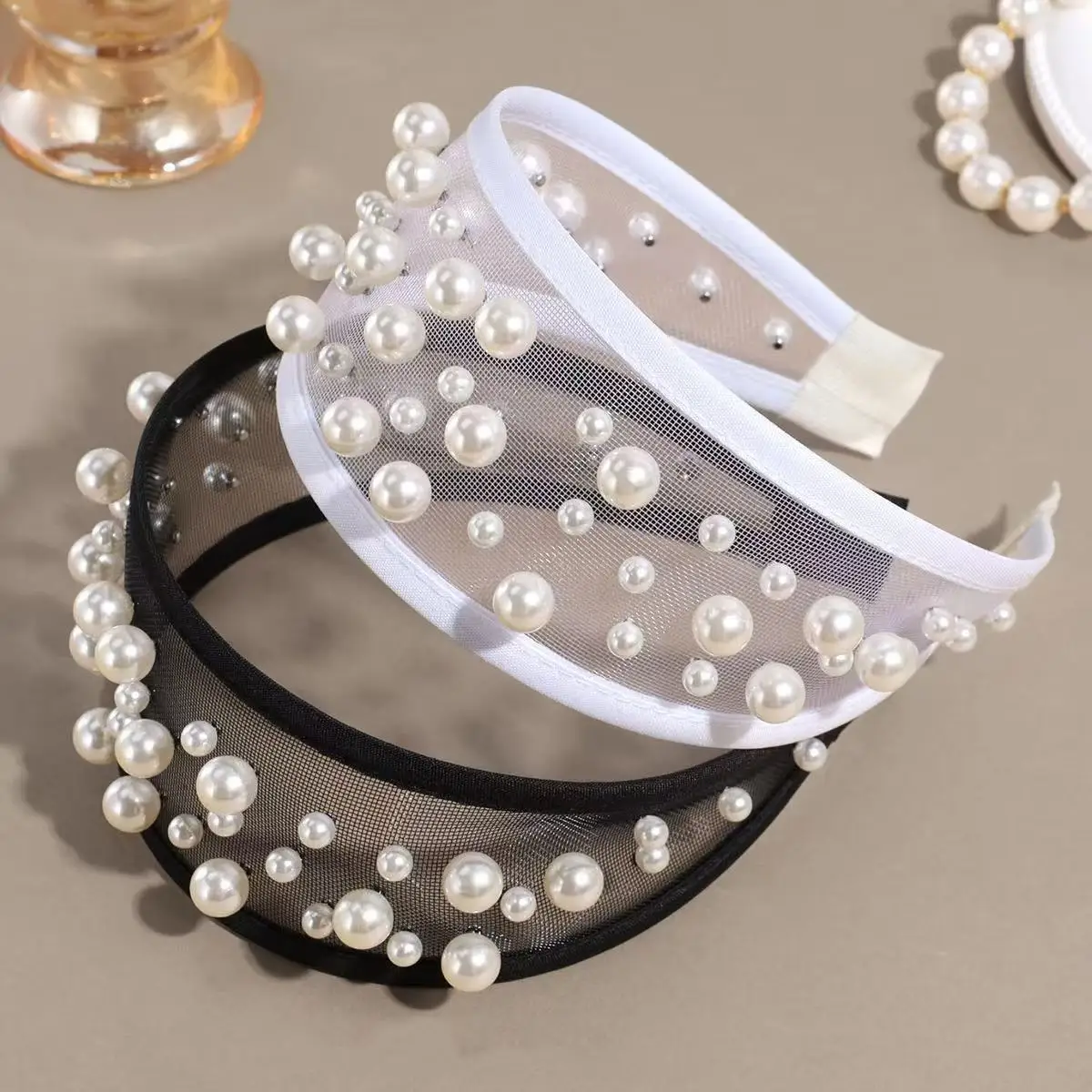 Neues schwarz-weißes 2,56 Zoll breites Mesh-Stirnband mit Perle für Frauen, rutschfester Haarreifen, elegantes modisches Haarband, Haar-Accessoires – Detail 3