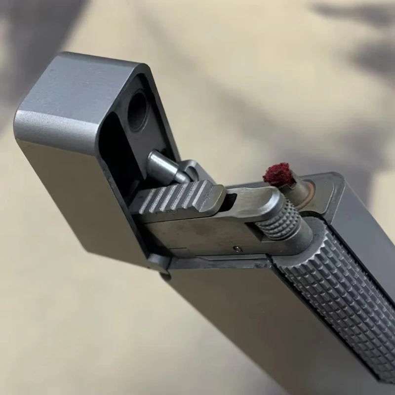 

Новая редкая карманная топливная зажигалка | Боковая раздвижная длинная конструкция, титановая зажигалка, высококачественные подарки и коллекционные аксессуары для курения