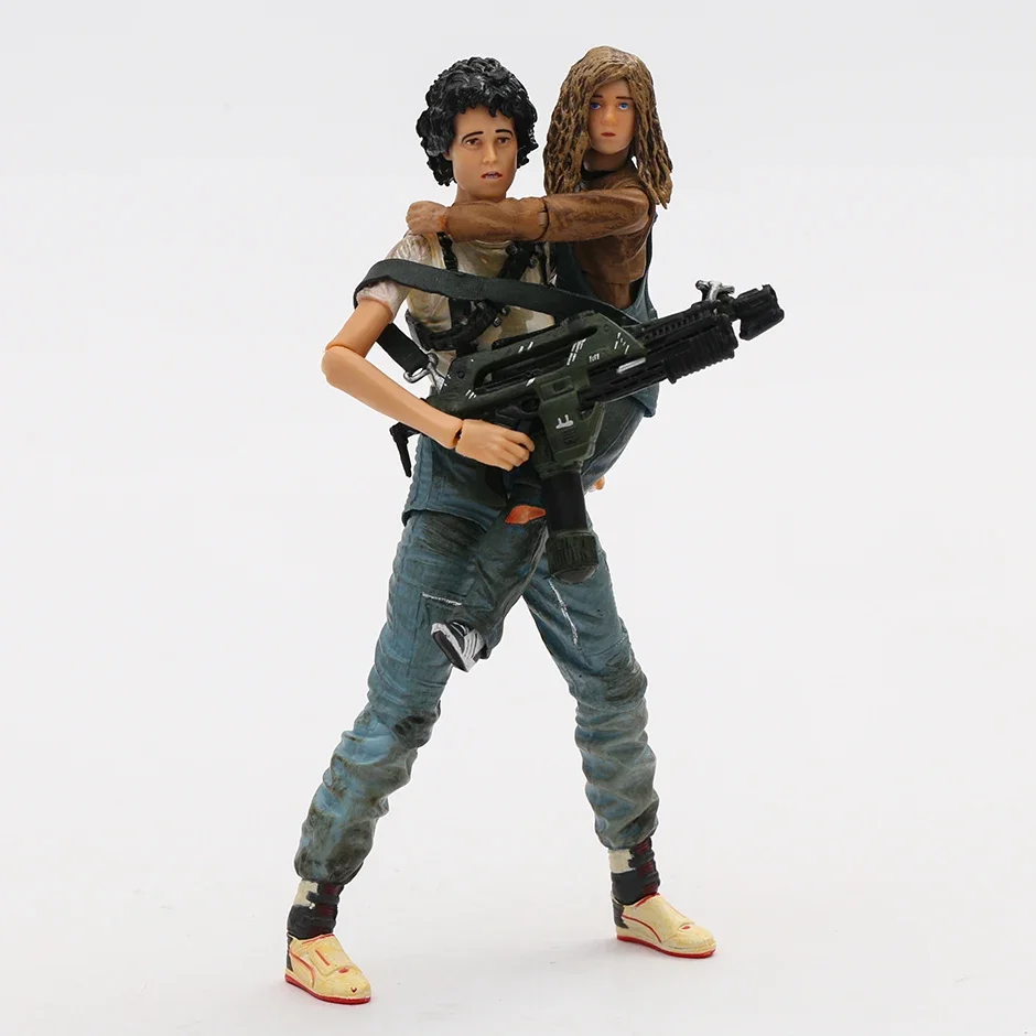 NECA الغريبة 2 تحصيل نموذج لعبة ، وهذه المرة انها الحرب إلين ريبلي ونوت بك عمل الشكل