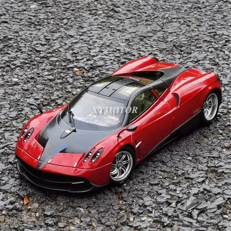 1:18 Welly GTA For Pagani Huayra Roadster Supercar Car Red/White Metal Diecast Model Car Gift Display Collection Ornaments