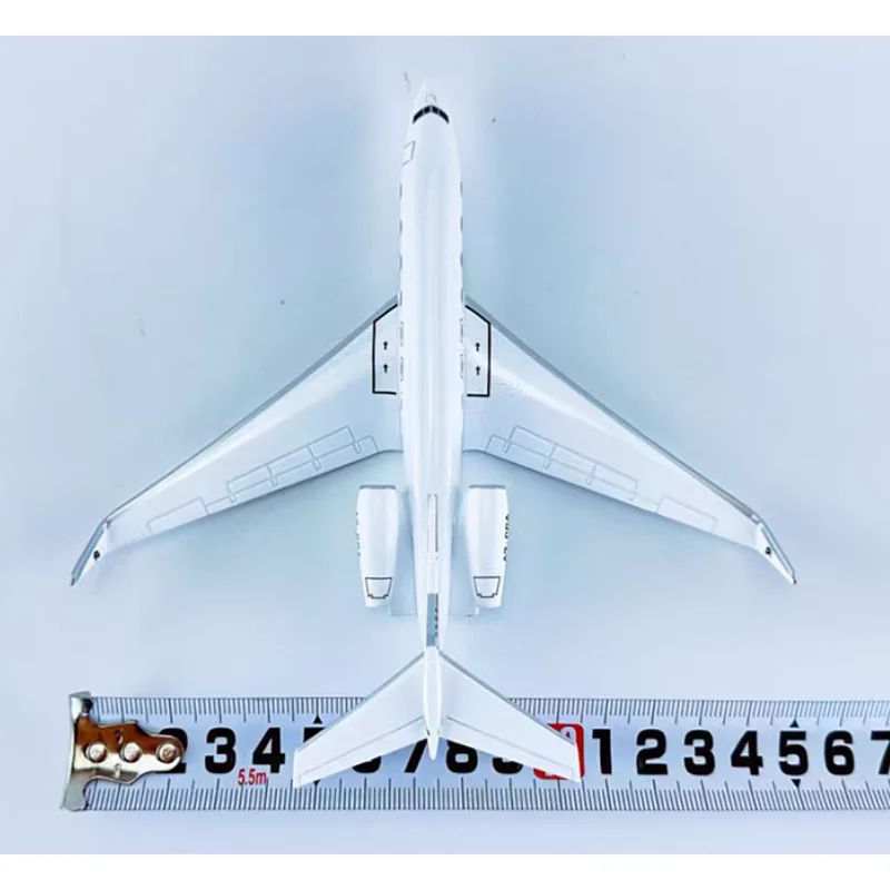 1/200 مقياس جلفستريم الفضاء G650 الخطوط الجوية القطرية محاكاة يموت الصب سبيكة نموذج طائرة المجموعة النهائية