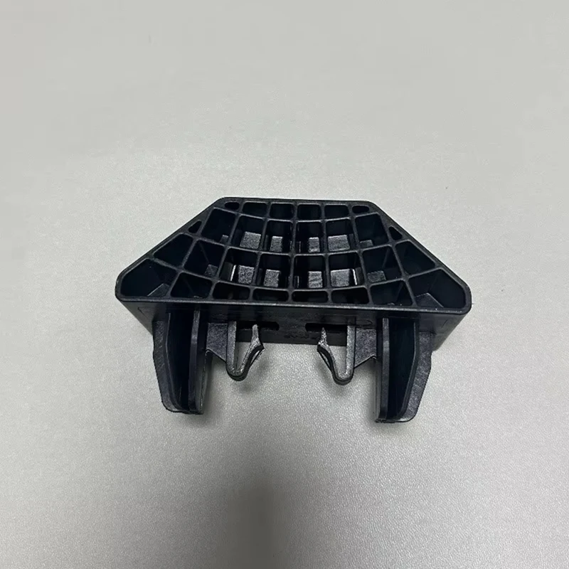 Super Sale 32260999 Car Insulation Board Fuel Tank Support Lower Jack Pad Point Bracket for Volvo XC40
