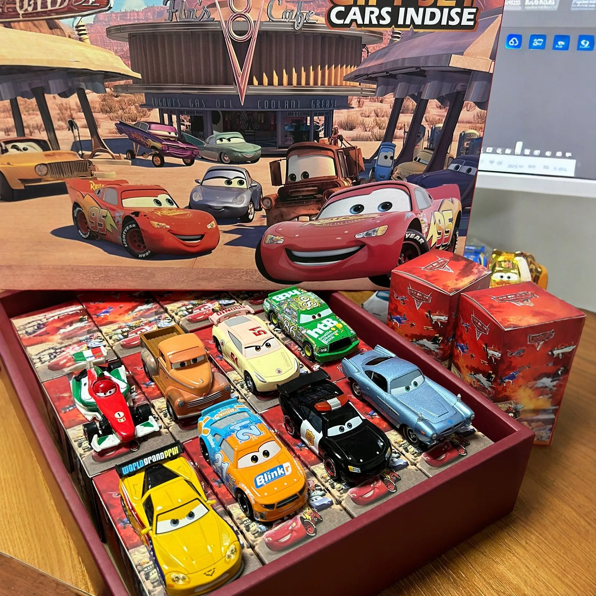 Lightning McQueen King Chick Hicks Cars Movie Toys Diecast Model Gift for Boys Kids Collectible