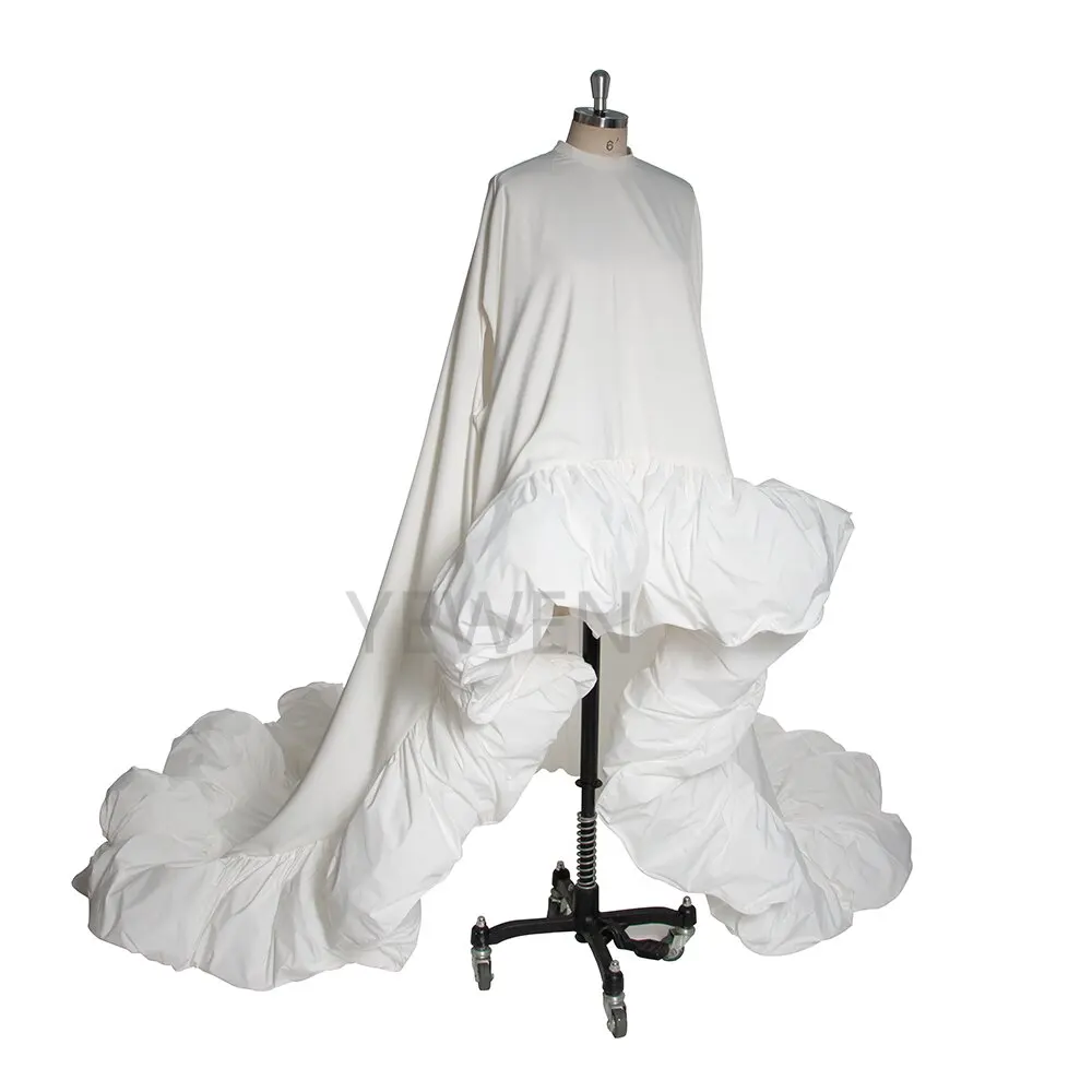 Elegante witte lange bruidsjurk met ruches en sleepcape Asymmetrische formele maxi-jurk voor bruiloftsfotoshootfeest YW251021