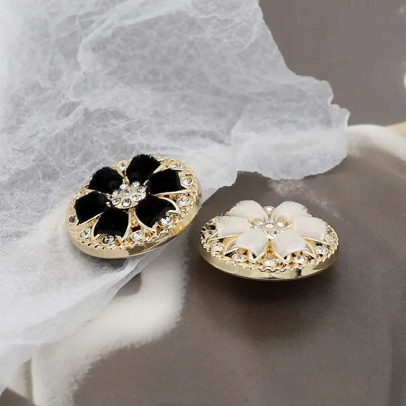 6PCS/Lot Luxcy Fashion Floral Flocking Metal Diamond Buttons Sewing Rhinestone Button Accessories