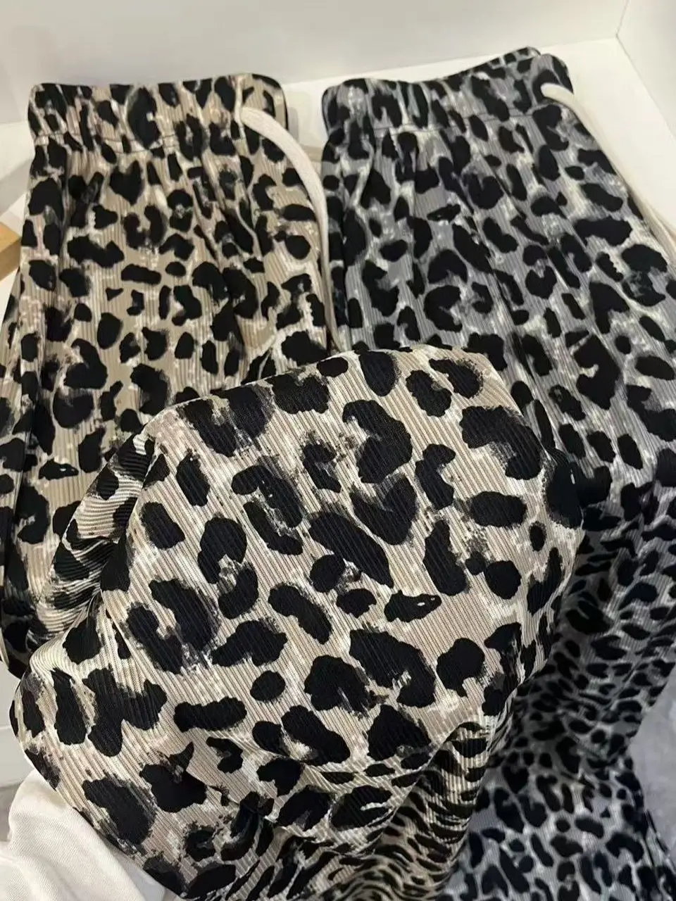 Summer New plus Size Fashion Ice Silk Leopard Print Wide Leg Pants Drapey Thin Casual Long Trousers for Women Commute Style H...