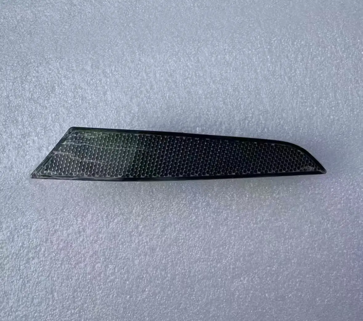 Smoked Side Bezel Marker Reflector for Mclaren 540C 570S 600LT 13A5831CP ontheleft